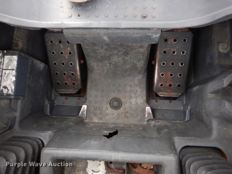 image for item DN2552 2010 John Deere 318D  skid steer loader