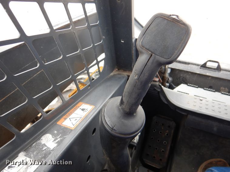 image for item DN2552 2010 John Deere 318D  skid steer loader