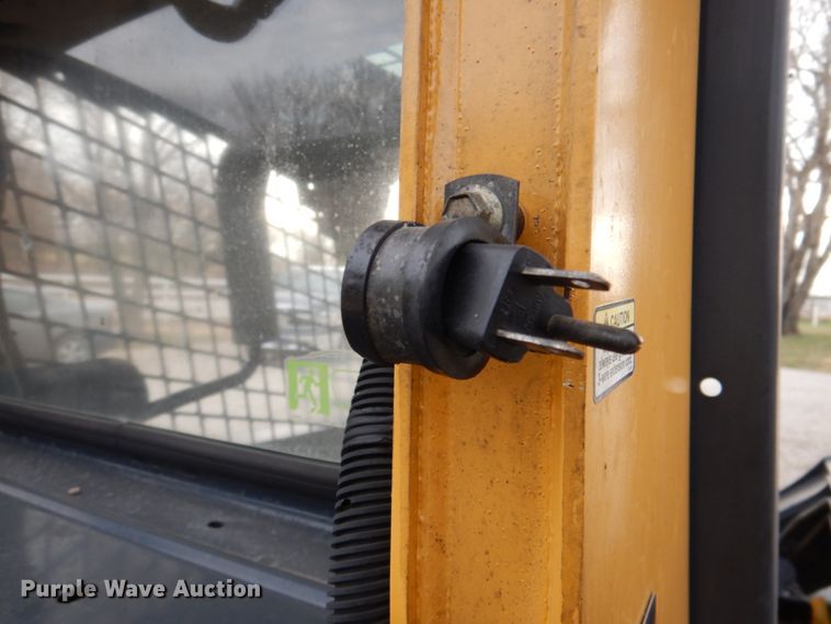 image for item DN2552 2010 John Deere 318D  skid steer loader