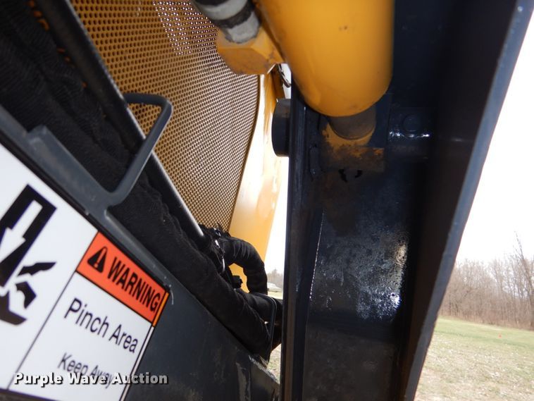 image for item DN2552 2010 John Deere 318D  skid steer loader