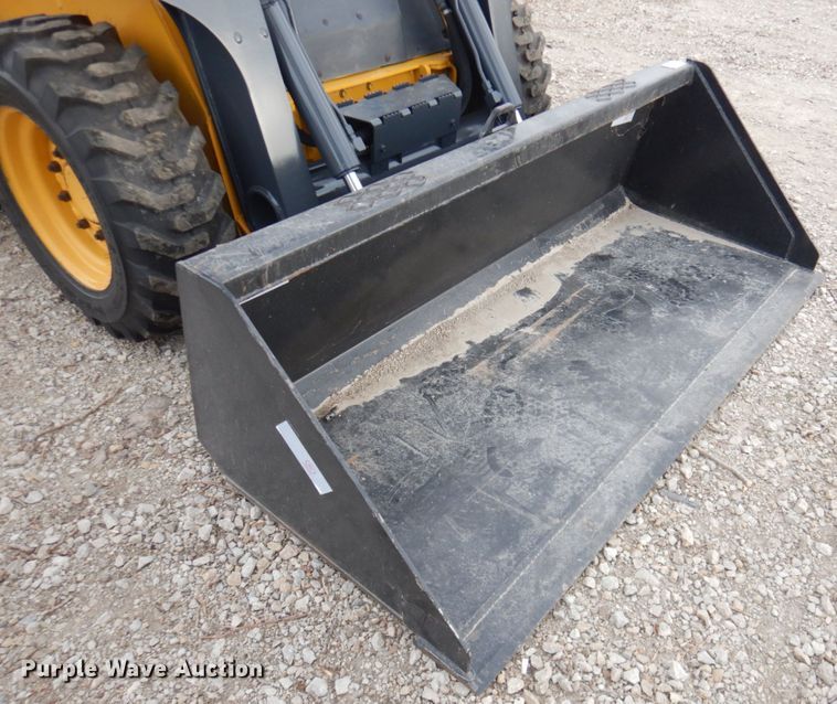 image for item DN2552 2010 John Deere 318D  skid steer loader