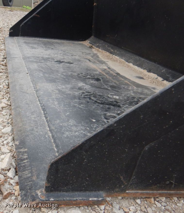 image for item DN2552 2010 John Deere 318D  skid steer loader