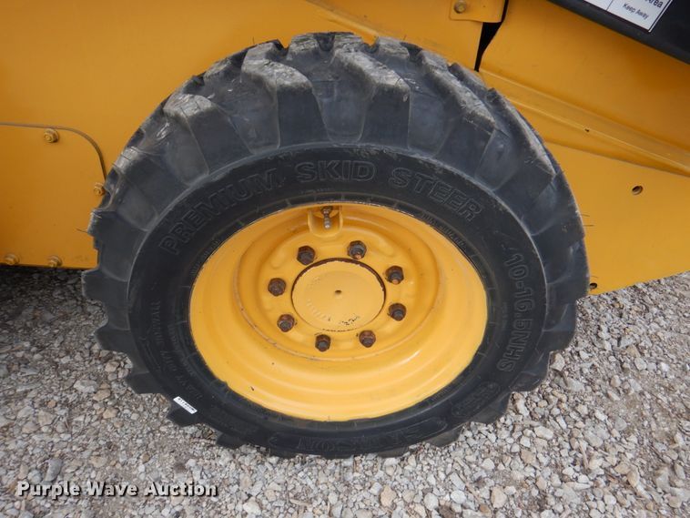 image for item DN2552 2010 John Deere 318D  skid steer loader