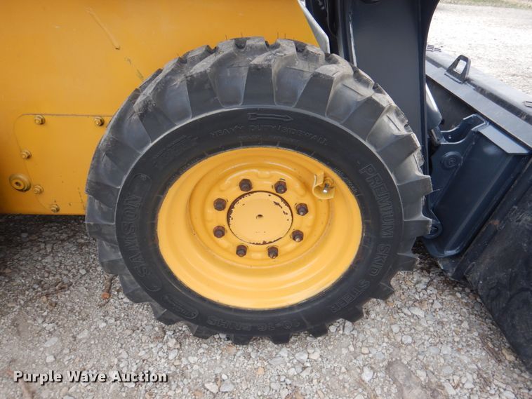 image for item DN2552 2010 John Deere 318D  skid steer loader