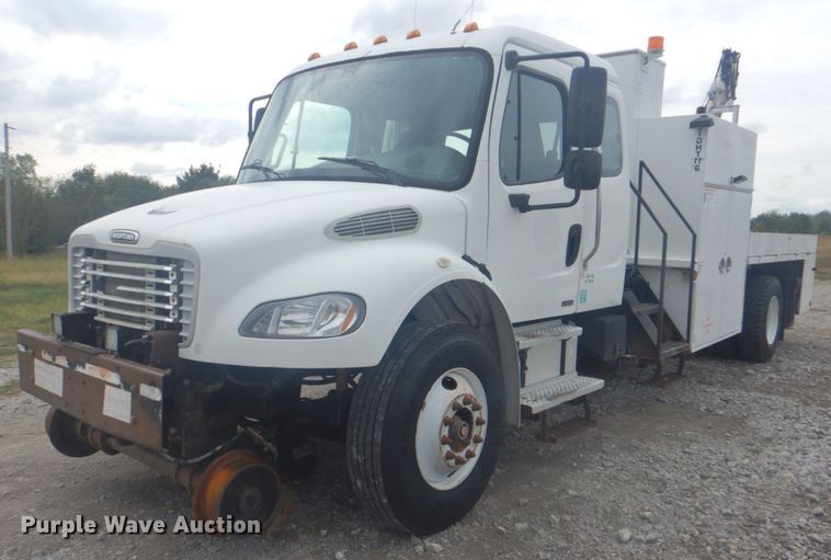 image for item HT9459 2004 Freightliner Business Class M2  utility / service truck