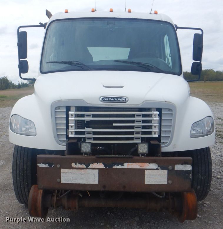image for item HT9459 2004 Freightliner Business Class M2  utility / service truck