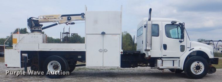 image for item HT9459 2004 Freightliner Business Class M2  utility / service truck