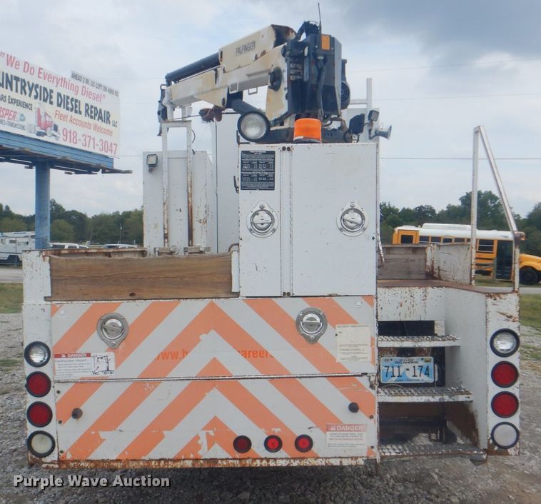 image for item HT9459 2004 Freightliner Business Class M2  utility / service truck