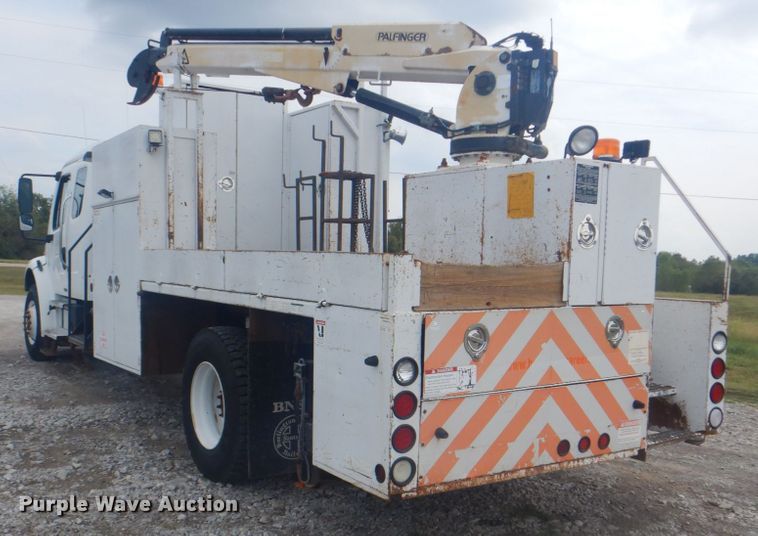 image for item HT9459 2004 Freightliner Business Class M2  utility / service truck