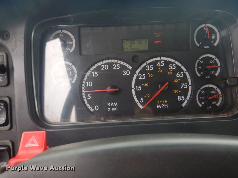 image for item HT9459 2004 Freightliner Business Class M2  utility / service truck