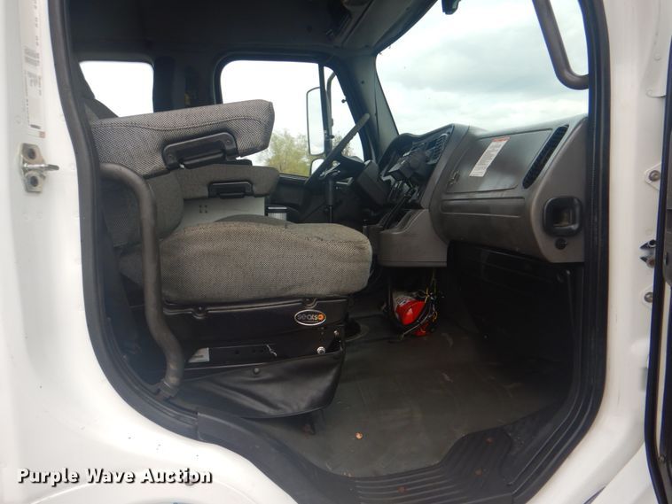 image for item HT9459 2004 Freightliner Business Class M2  utility / service truck