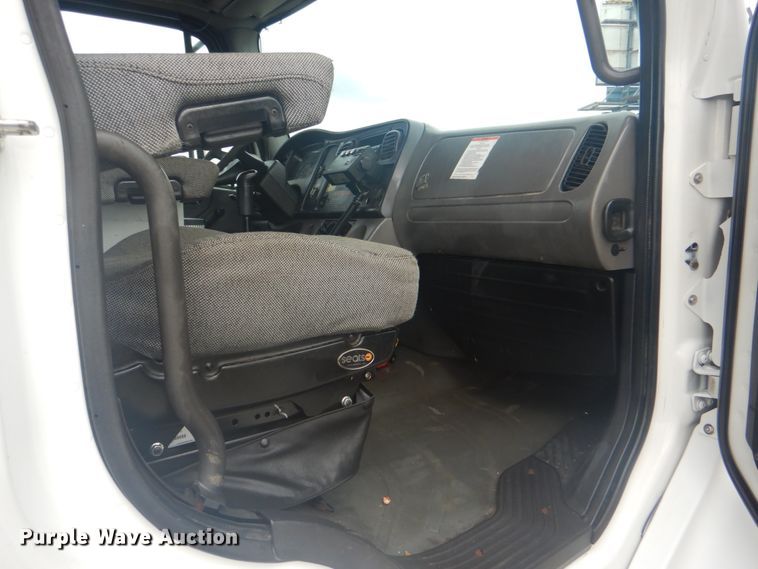 image for item HT9459 2004 Freightliner Business Class M2  utility / service truck