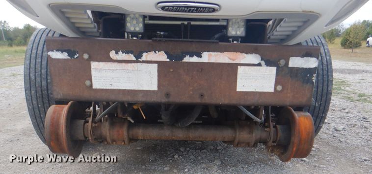 image for item HT9459 2004 Freightliner Business Class M2  utility / service truck