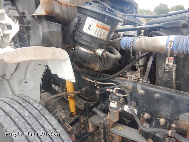 image for item HT9459 2004 Freightliner Business Class M2  utility / service truck