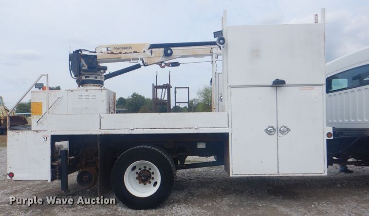 image for item HT9459 2004 Freightliner Business Class M2  utility / service truck