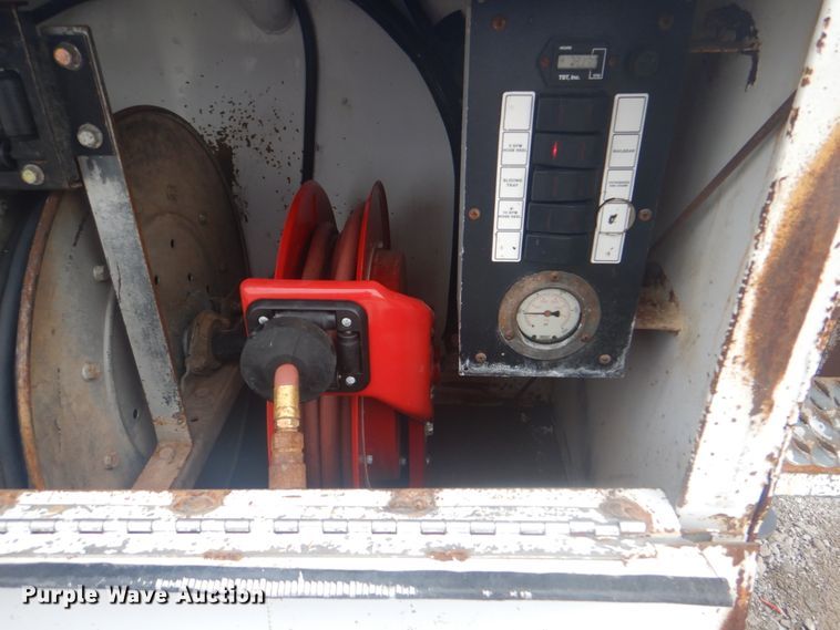 image for item HT9459 2004 Freightliner Business Class M2  utility / service truck