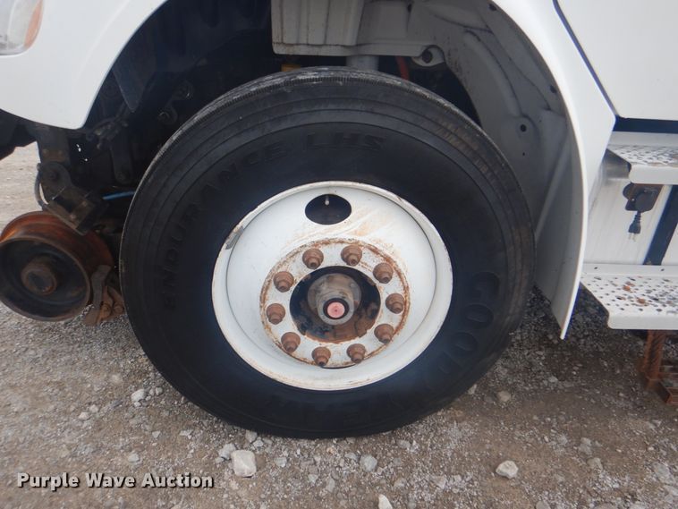 image for item HT9459 2004 Freightliner Business Class M2  utility / service truck