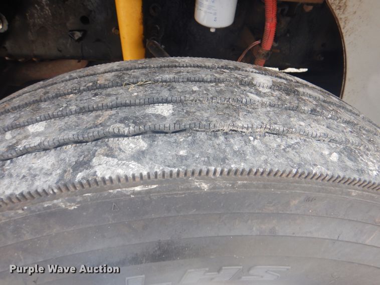 image for item HT9459 2004 Freightliner Business Class M2  utility / service truck