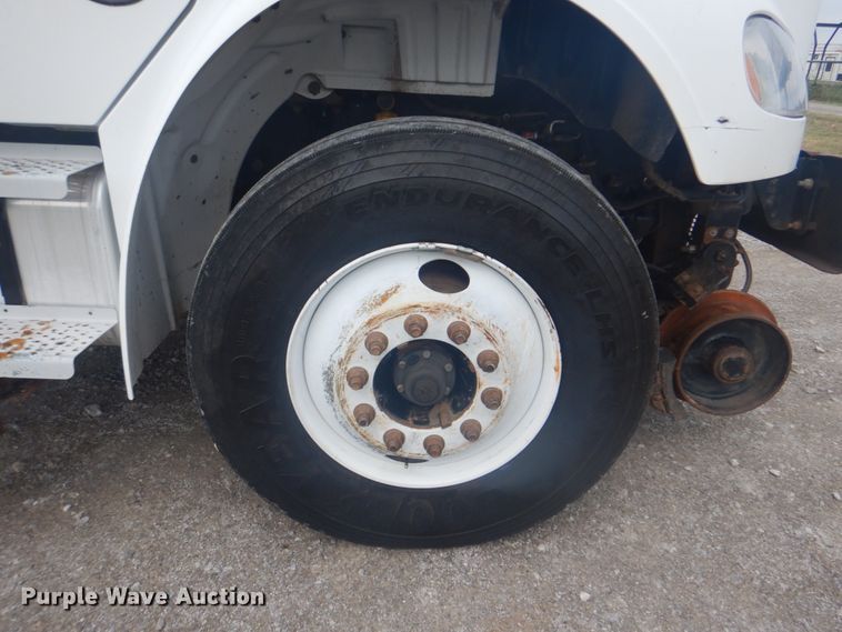 image for item HT9459 2004 Freightliner Business Class M2  utility / service truck