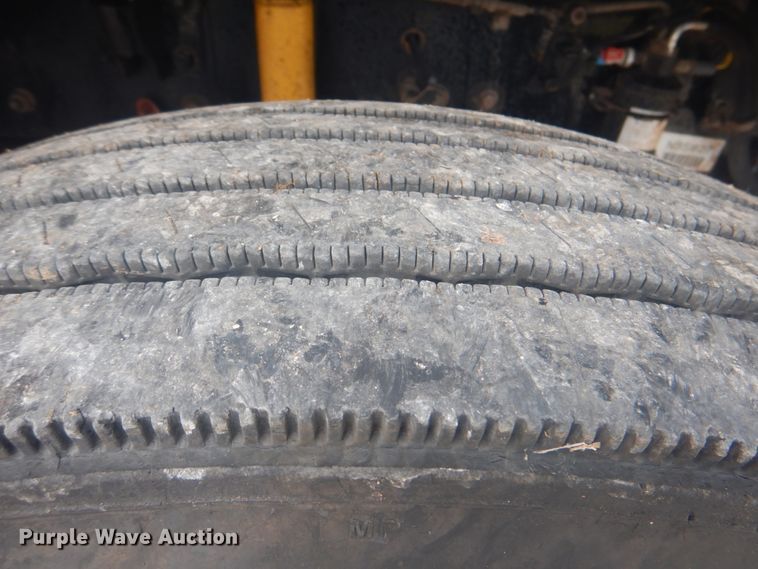 image for item HT9459 2004 Freightliner Business Class M2  utility / service truck