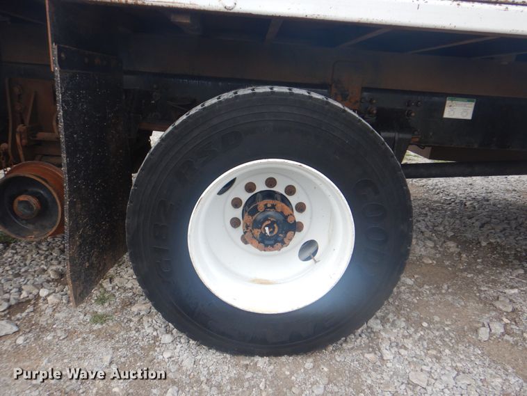 image for item HT9459 2004 Freightliner Business Class M2  utility / service truck