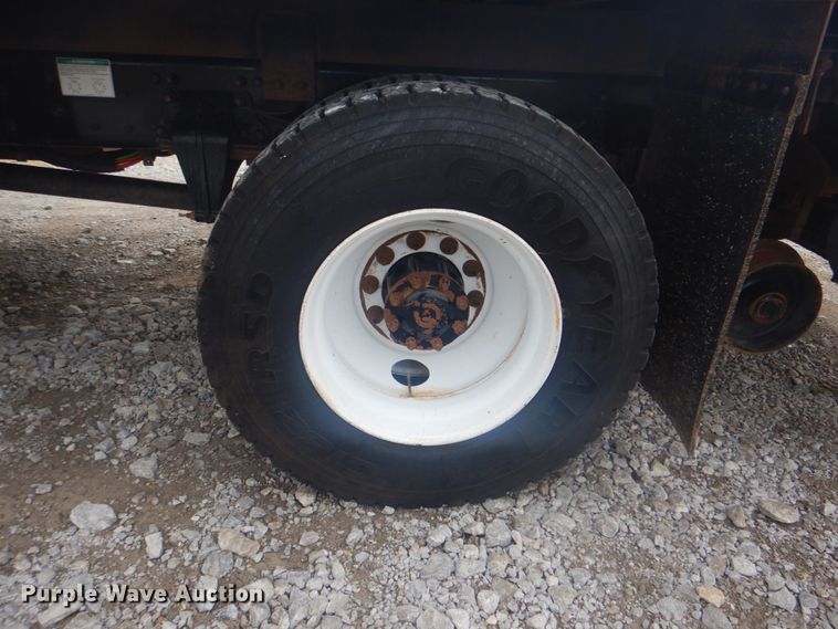 image for item HT9459 2004 Freightliner Business Class M2  utility / service truck