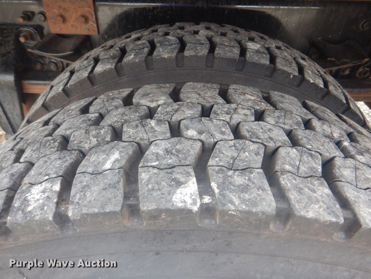 image for item HT9459 2004 Freightliner Business Class M2  utility / service truck