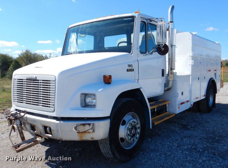 image for item HT9492 2000 Freightliner FL70  utility / service truck
