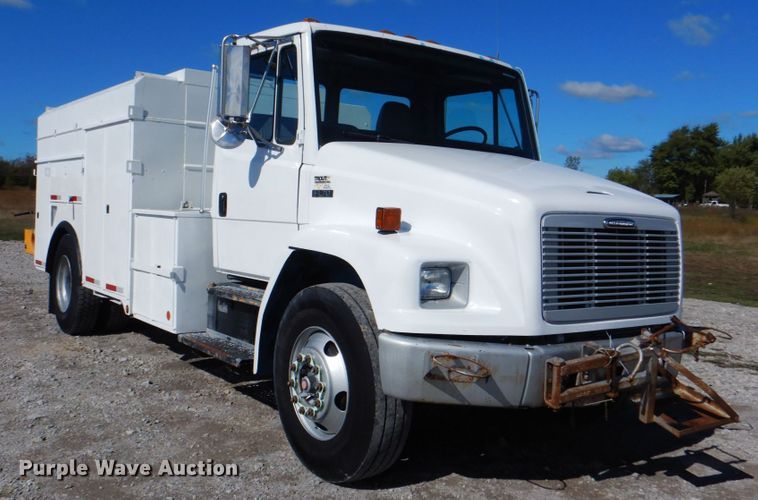 image for item HT9492 2000 Freightliner FL70  utility / service truck