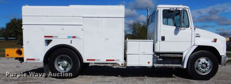 image for item HT9492 2000 Freightliner FL70  utility / service truck