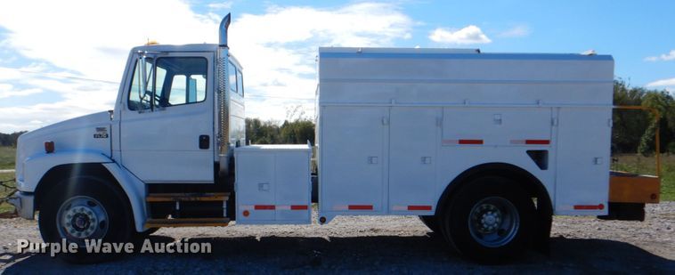 image for item HT9492 2000 Freightliner FL70  utility / service truck