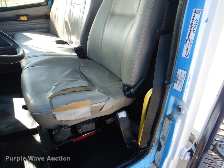 image for item HT9492 2000 Freightliner FL70  utility / service truck