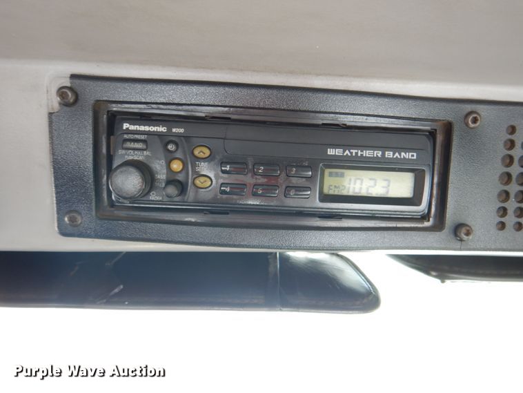 image for item HT9492 2000 Freightliner FL70  utility / service truck