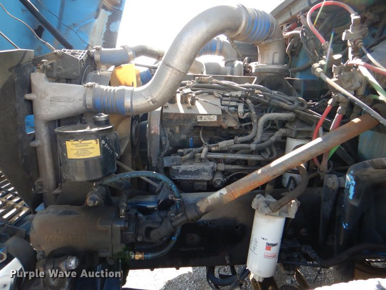 image for item HT9492 2000 Freightliner FL70  utility / service truck