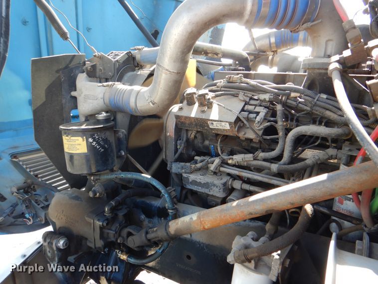 image for item HT9492 2000 Freightliner FL70  utility / service truck