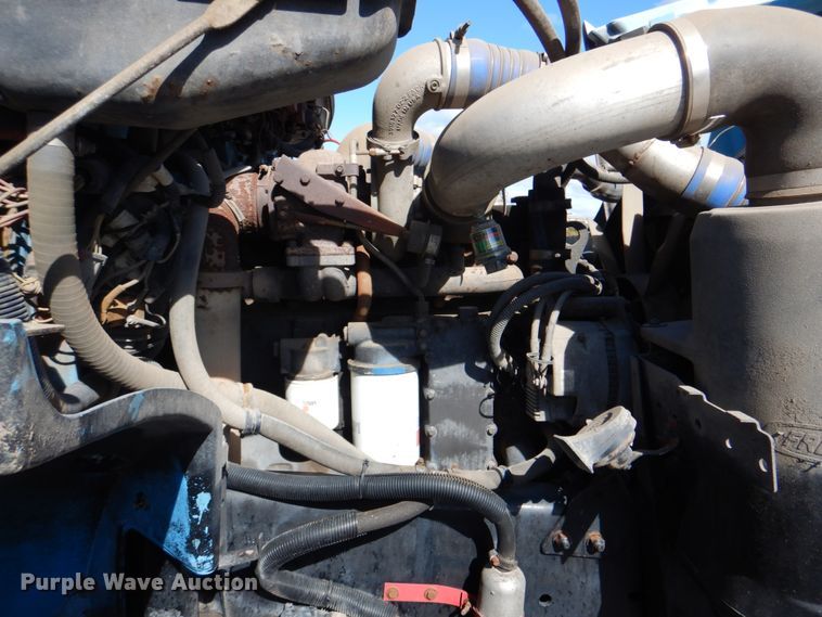 image for item HT9492 2000 Freightliner FL70  utility / service truck