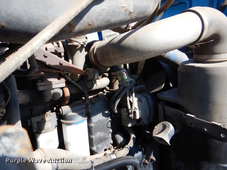 image for item HT9492 2000 Freightliner FL70  utility / service truck