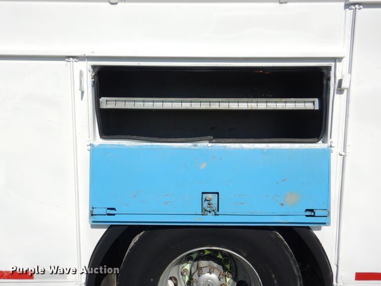 image for item HT9492 2000 Freightliner FL70  utility / service truck