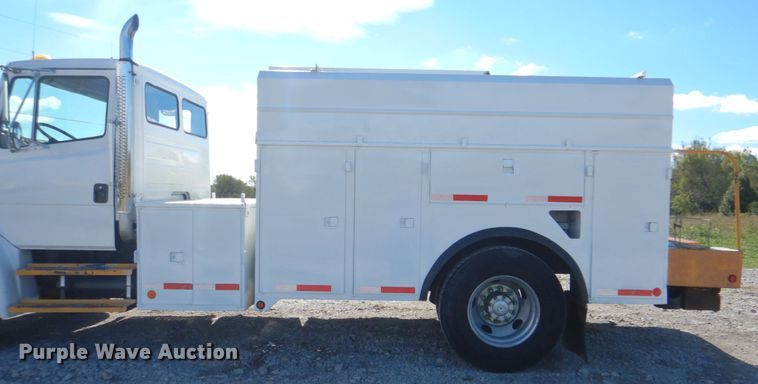 image for item HT9492 2000 Freightliner FL70  utility / service truck