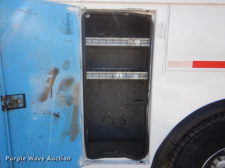 image for item HT9492 2000 Freightliner FL70  utility / service truck