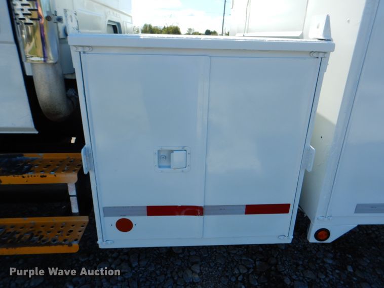 image for item HT9492 2000 Freightliner FL70  utility / service truck