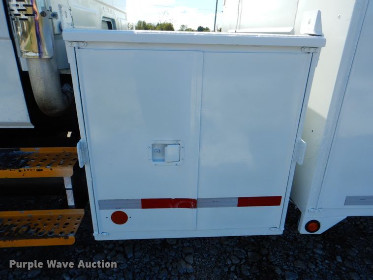 image for item HT9492 2000 Freightliner FL70  utility / service truck