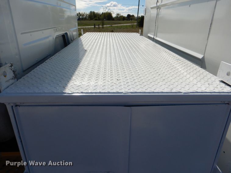 image for item HT9492 2000 Freightliner FL70  utility / service truck