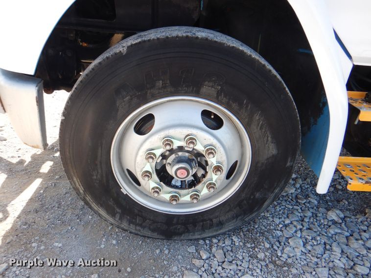 image for item HT9492 2000 Freightliner FL70  utility / service truck