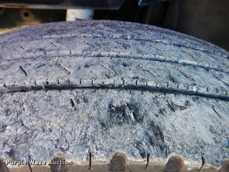 image for item HT9492 2000 Freightliner FL70  utility / service truck