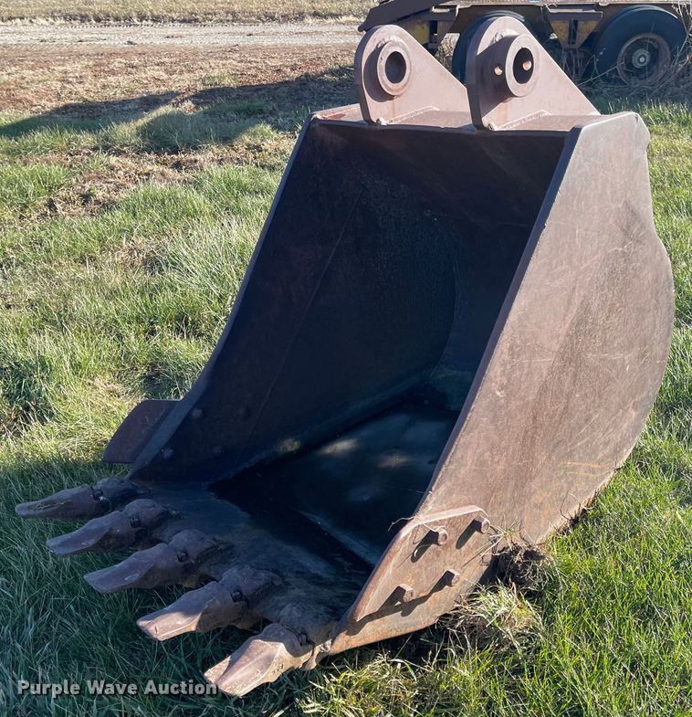 image for item IJ9525 37"W excavator bucket