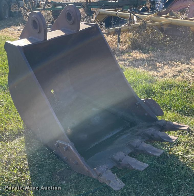 image for item IJ9525 37"W excavator bucket