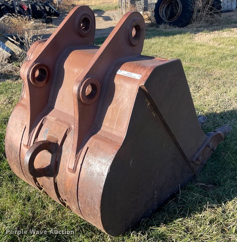 image for item IJ9525 37"W excavator bucket