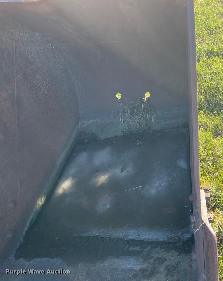 image for item IJ9525 37"W excavator bucket