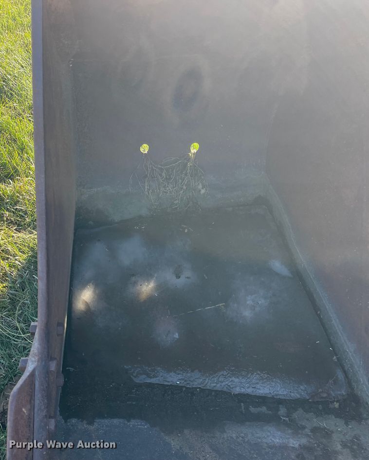 image for item IJ9525 37"W excavator bucket